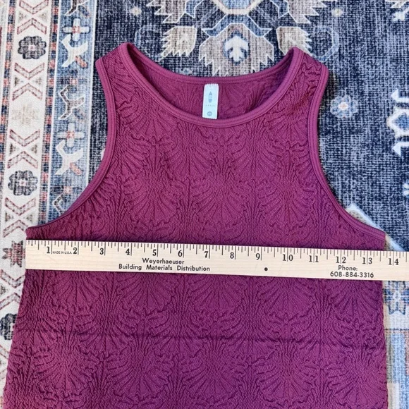 Fornia Women's Floral High Neck Crop Stretchy Tank Top Purple Size Medium/Large - Picture 9 of 10